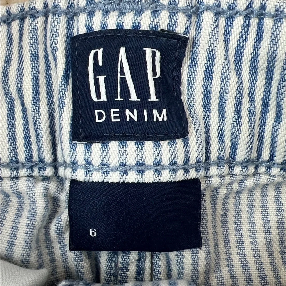 Gap denim girls skirt size 6 blue and white stripe